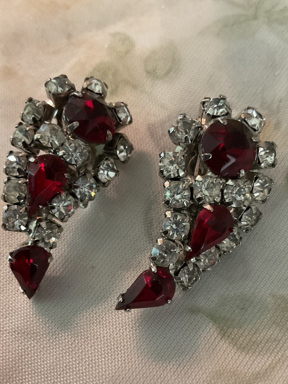 Vintage rhinestone and red stones clip on earrings